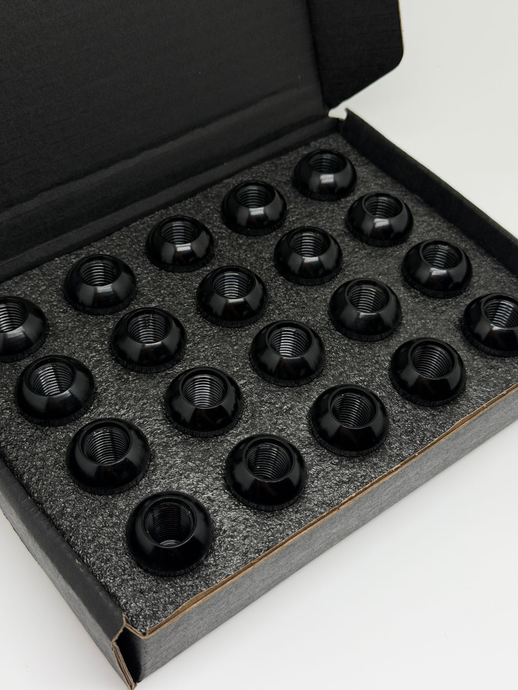 Aluminum lightweight wheel nuts(20 as a set) Porsche 993/964/944/968/928/924(99918200336/99918200351)
